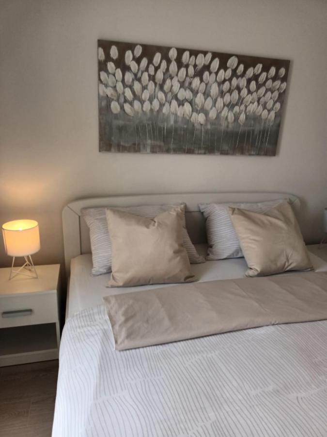 Apartment & Rooms Riva Vodice Exterior photo